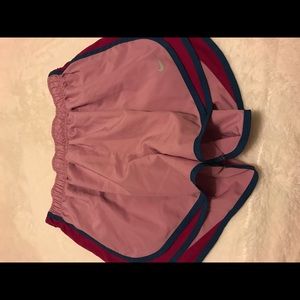 Pink nike sorts (L)